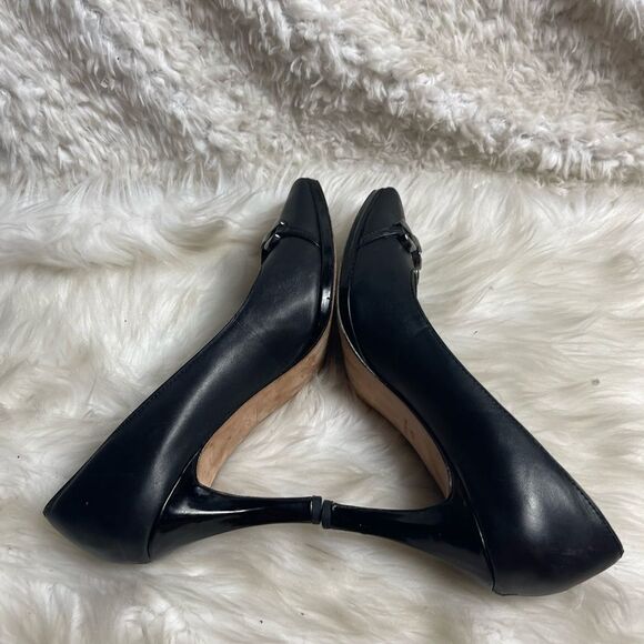 Neiman Marcus Jacki Black Leather slip on heels size 8.5M - Picture 7 of 13